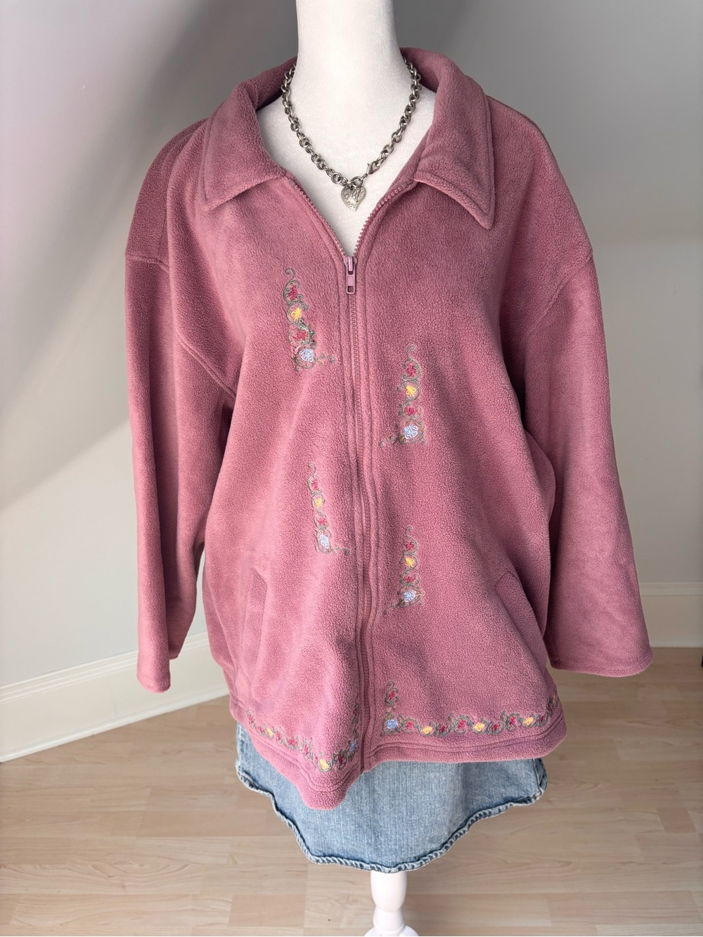 Vintage Cottage Cove Embroidered Fleece Jacket 🌸